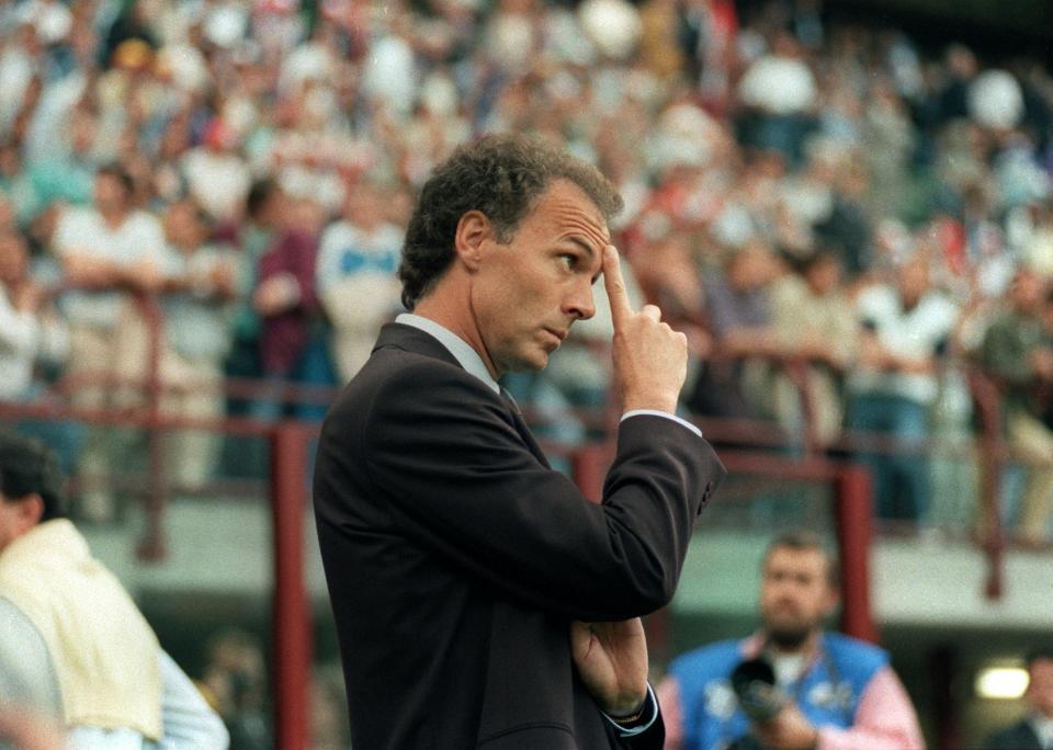 Franz Beckenbauer war trotz WM-Titel 1990 mit den Leistungen nicht immer zufrieden. (Bild: Getty Images)