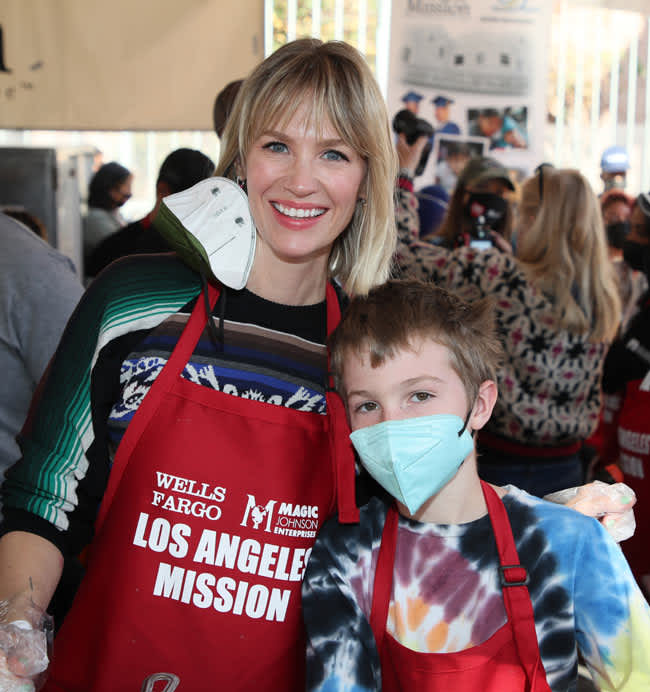 january-jones-with-xander-mask