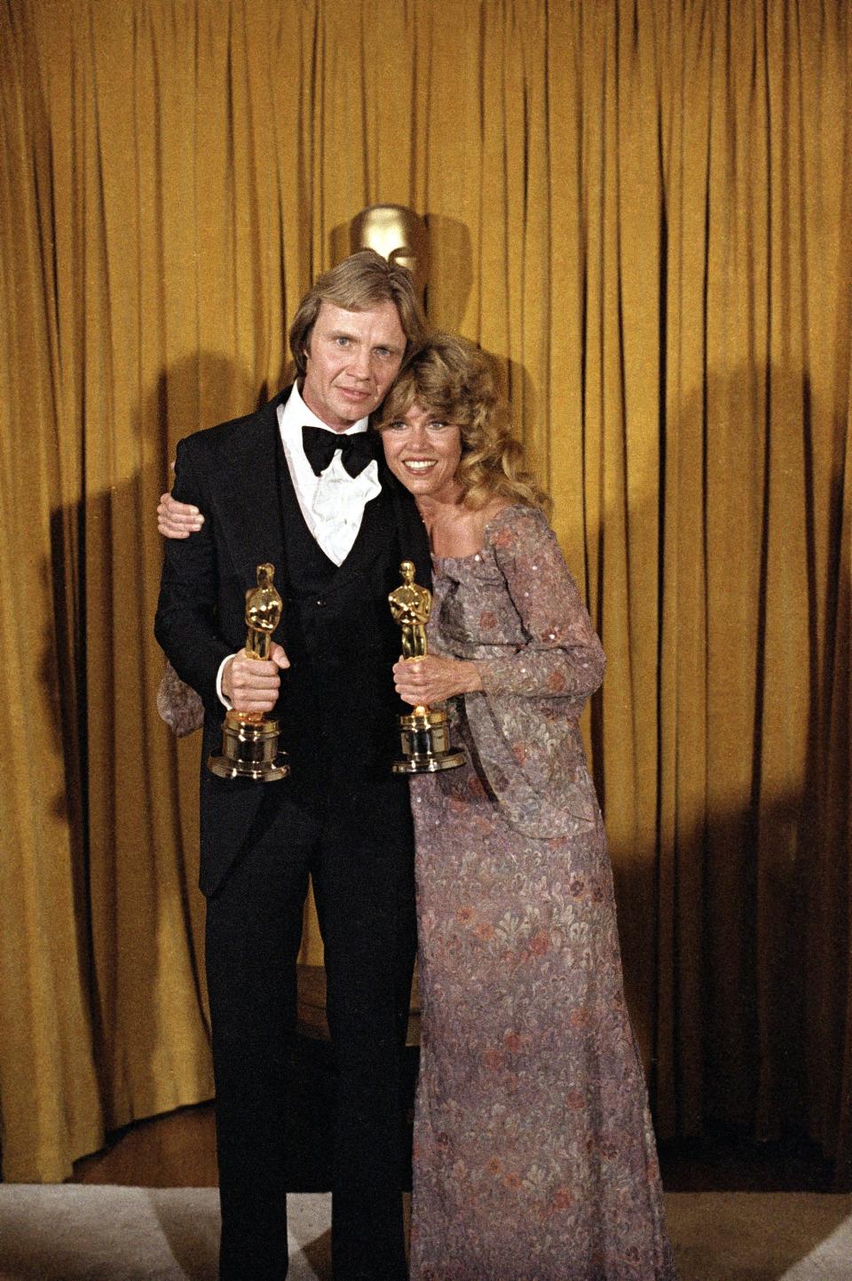 jane fonda jon voight