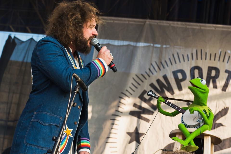 Newport Folk Festival performance also featured Benmont Tench, Chris Funk, and John Stirratt.Jim James and Kermit the Frog sing "Rainbow Connection" with Janet Weiss on drums: Watch Ben Kaye