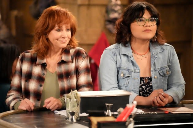 Happy's Place' Trailer: Reba McEntire & Melissa Peterman Reunite In NBC  Sitcom