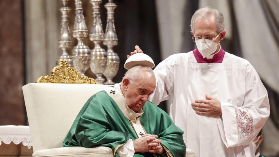 El papa Francisco en la Basílica de San Pedro para la Santa Misa del domingo 10 de octubre de 2021