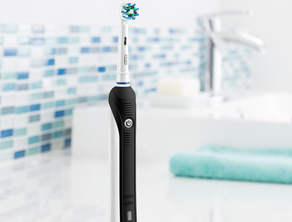 Oral-B electric toothbursh deals for Cyber Monday