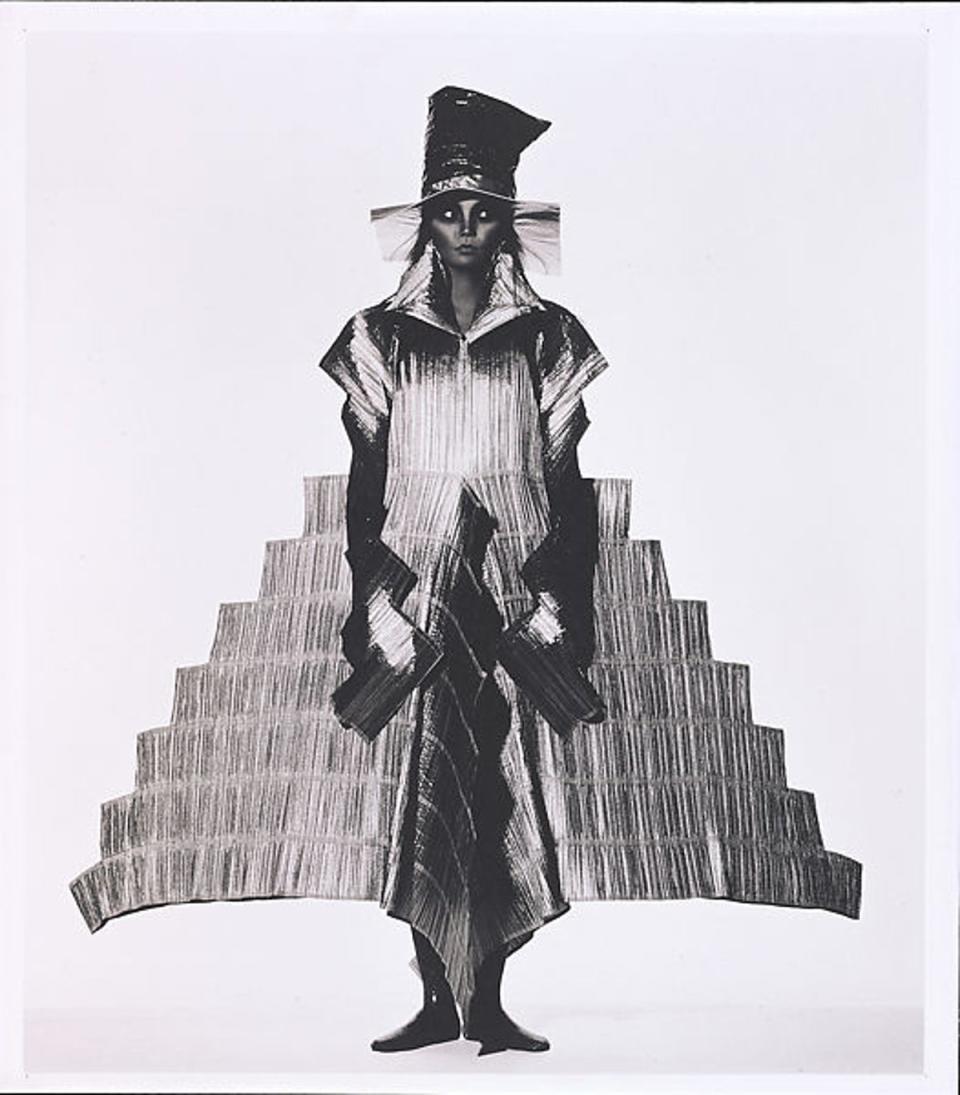  (Irving Penn, Issey Miyake staircase dress, June 1994)