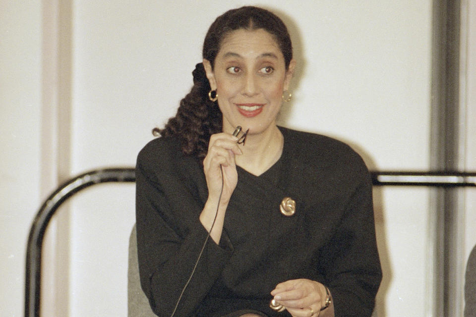 FILE - Lani Guinier speaks at the annual meeting of the American Society of Newspaper Editors, April 13, 1994, in Washington. Guinier, a pioneering civil rights lawyer and scholar whose nomination by President Bill Clinton to head the Justice Department's civil rights division was pulled after conservatives labeled her “quota queen,” has died at 71. (AP Photo/Charles Tasnadi, File)
