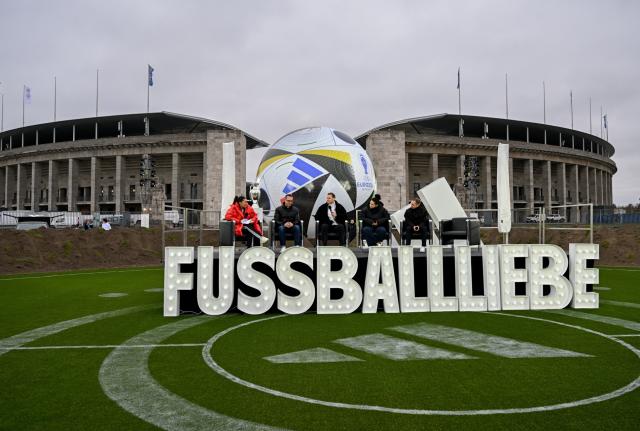 Adidas presenta 'Fussballliebe', el balón oficial para la Eurocopa