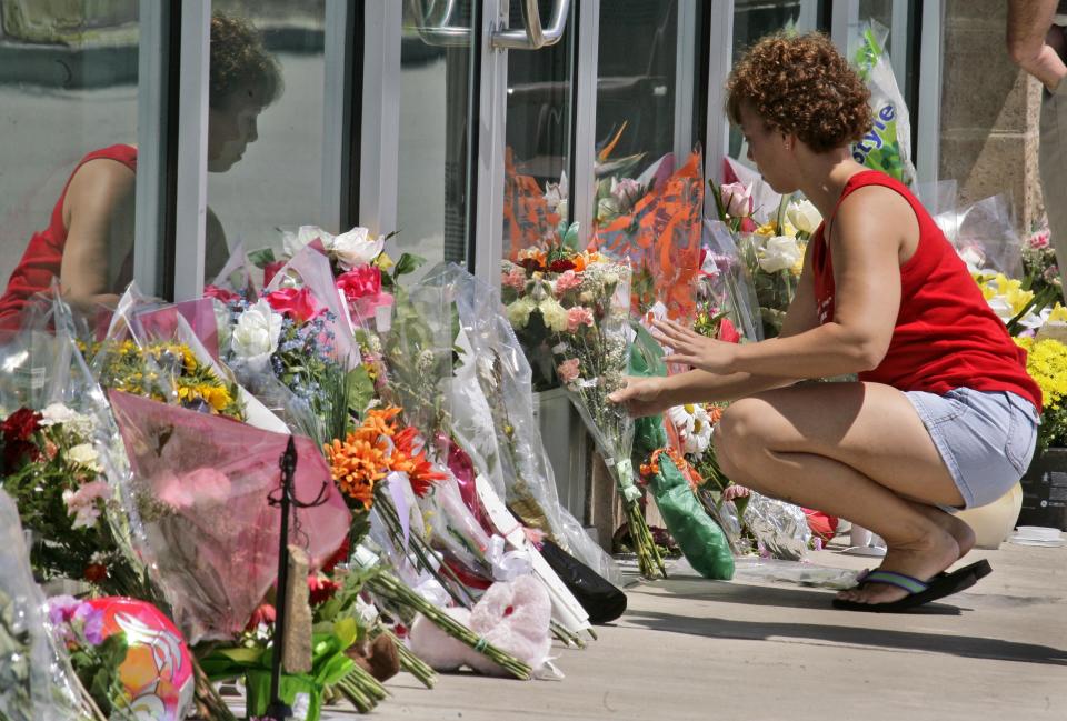 Canadá bate récords de muertes violentas, pero Estados Unidos la triplica. (AP Photo/Gene J. Puskar)