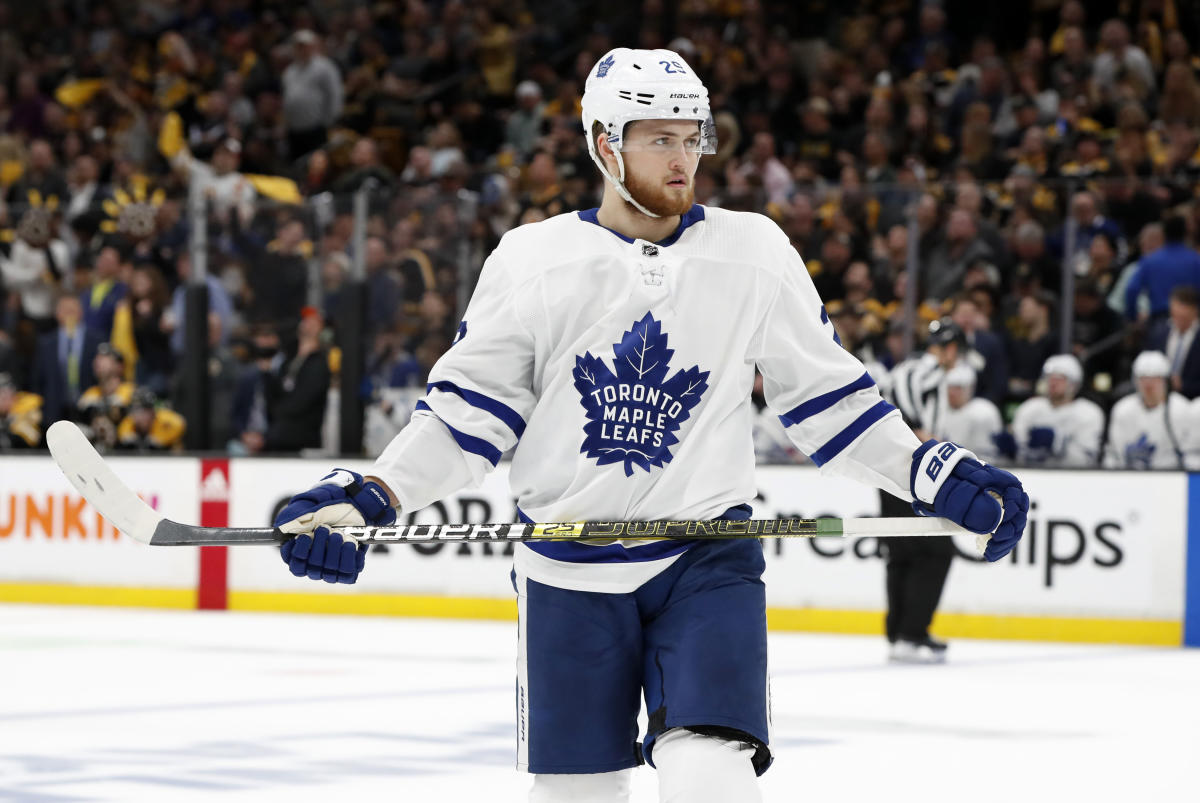 Maple Leafs' William Nylander announces jersey change on social media