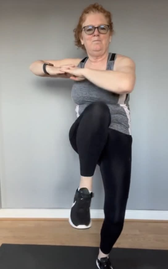 A TikToker who goes by Menopause With Siobhan claims she’s got the 10-minute trick to reduce belly fat: An exercise that involves lifting her knees and twisting her torso. tiktok.com/@menopausewithsiobhan