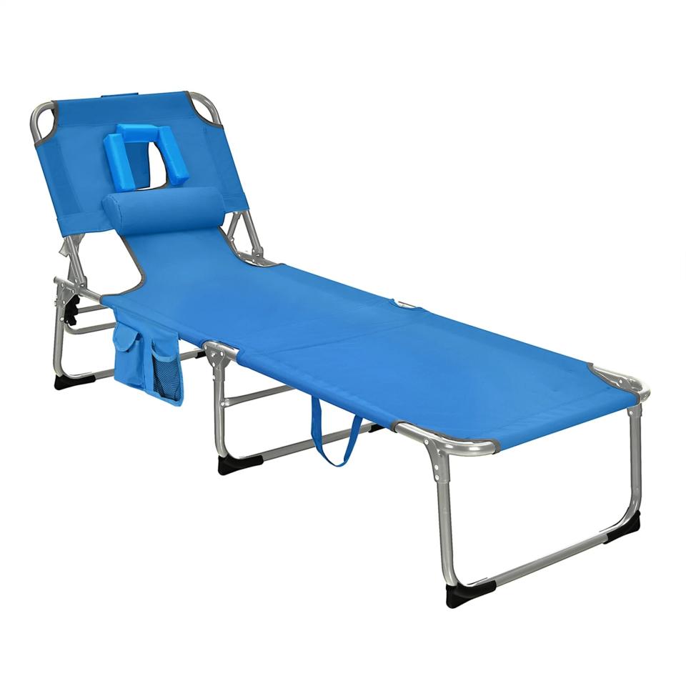 Walmart's Viral Outdoor Lounge Chair Is Perfect for Tanning This Summer