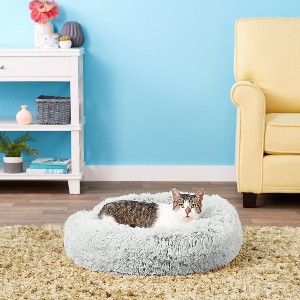 Luxury Shag Self-Heating Cat & Dog Bed