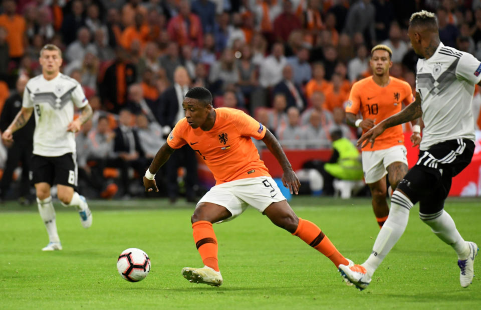 Steven Bergwijn will be watched by Manchester United as PSV take on FC Emmen this Sunday