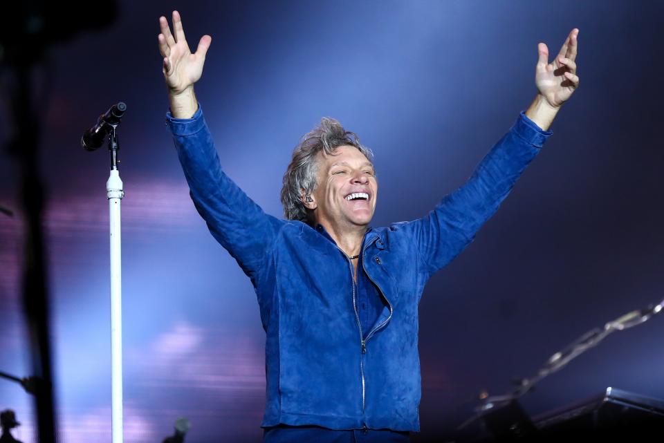 Jon Bon Jovi, the leader of Bon Jovi, soaks in the applause during a Sept. 22 concert in Brazil. (Photo: Fablo Teixeir/Anadolu Agency via Getty Images)