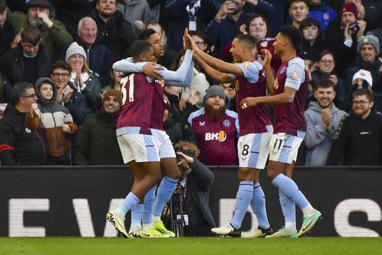 León Bailey selló el cuarto de Aston Villa, que creó una sinfonía (con errores varios) ante Nottingham Forest