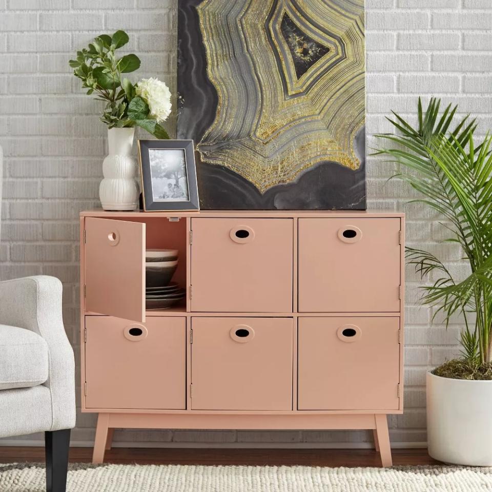 The cabinet in the color Pink