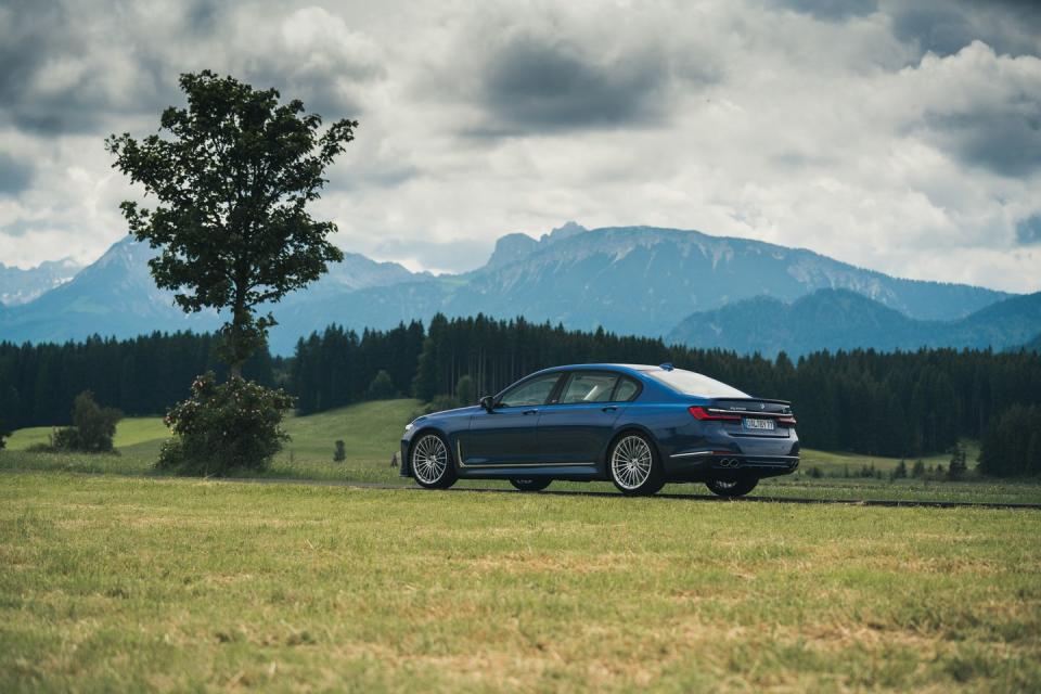 <p>The previous-generation Alpina B7 recorded a 3.4-second zero-to-60-mph time and 0.97 g of lateral grip at the test track. We expect much the same from the new version.</p>