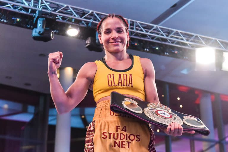 Clara Lescurat, la mejor boxeadora: a los 34 años, potenciada por la conquista del mundial Supermosca (AMB) ante la mexicana Maribel Ramírez