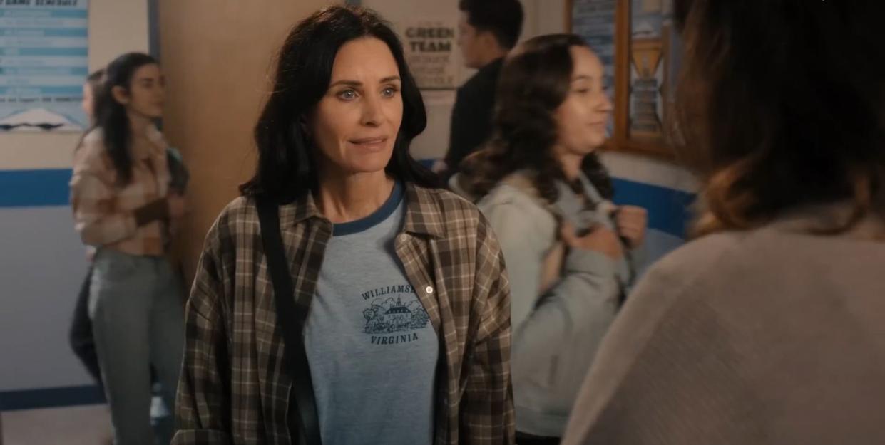 courteney cox, shining vale season 2 trailer