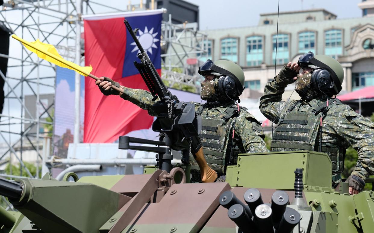 Taiwan's military takes part in a parade to mark the island's national day on October 10 - Anadolu Agency 