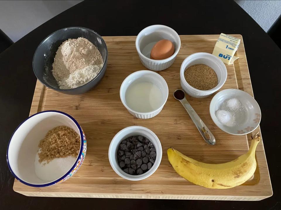 Ingredients for Trisha Yearwood's banana muffins.