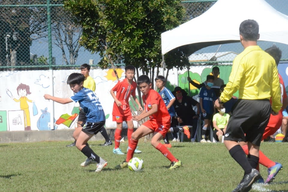 第13屆國泰世華旭村盃全國少年足球邀請賽，今(2)起一連4天在臺東縣豐里國小登場。
