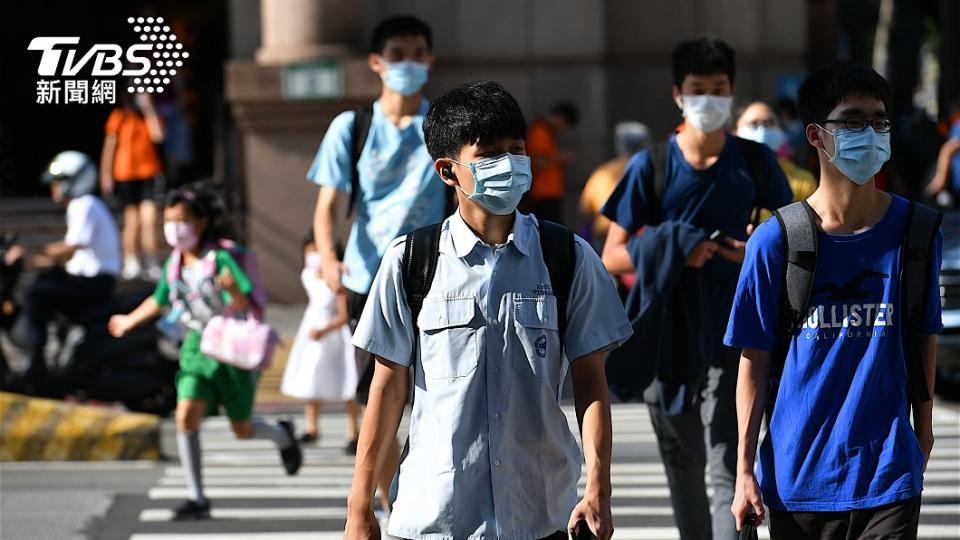 明日台灣各地及澎湖、金門、馬祖大多為多雲到晴。（示意圖／shutterstock達志影像）