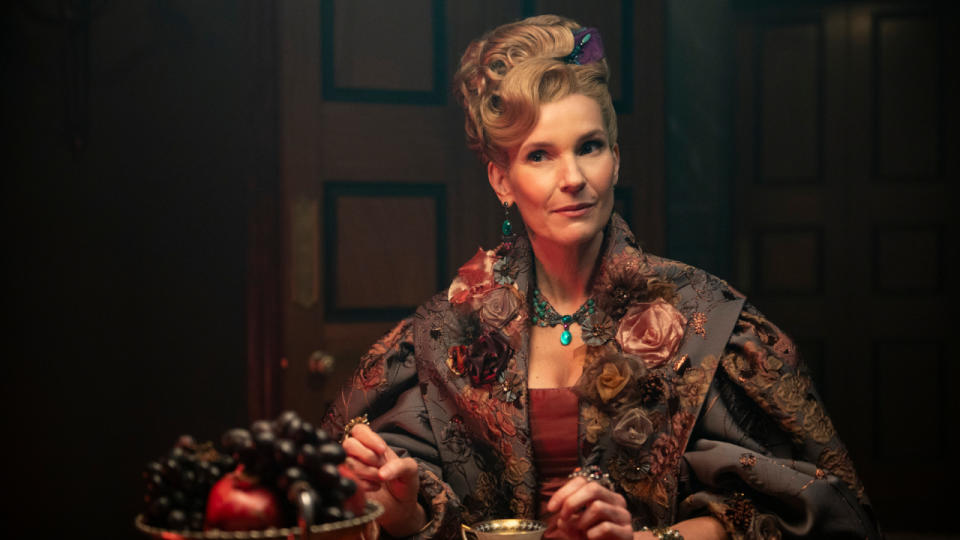 Joanna Bobin as Cressida's mother in Bridgerton Season 3.