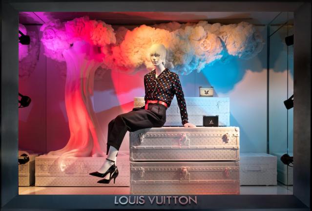 Louis Vuitton's Window Display for Christmas