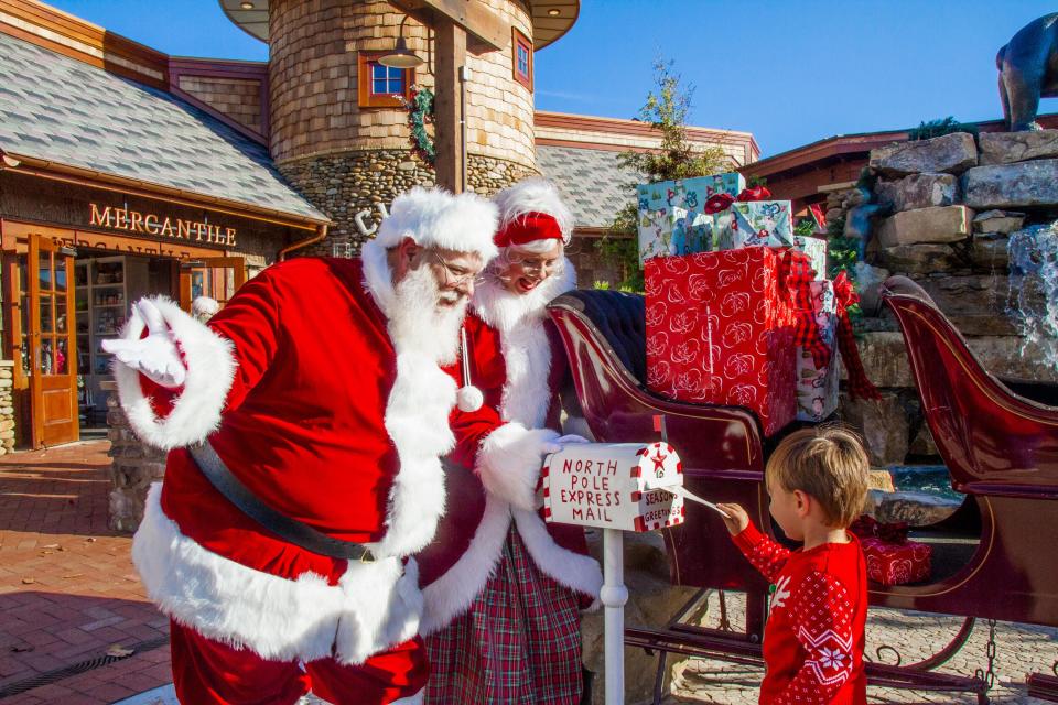 Santa Claus and Mrs. Claus celebrate the season at Anakeesta.