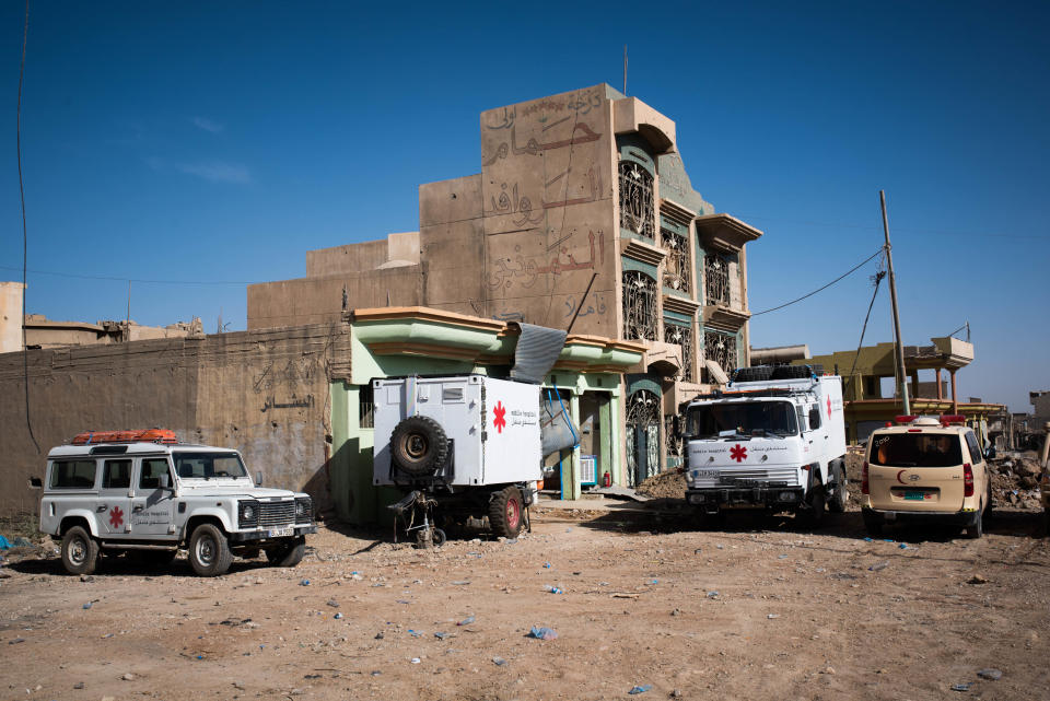 Während der Rückeroberung Mossuls vom IS war CADUS mit einer mobilen Klinik kurz hinter der Front vor Ort (Bild: Jib Collective/CADUS)