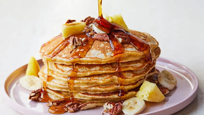 Hummingbird pancakes with syrup