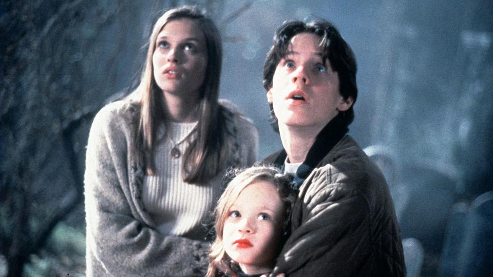 HOCUS POCUS US 1993 WALT DISNEY PICTURES OMRI KATZ VINESSA SHAW THORA BIRCH in 1993.