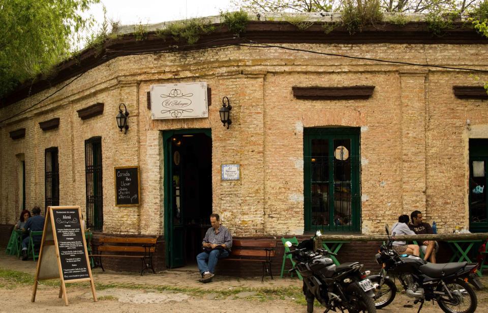 Un restaurante en una esquina de Uribelarrea. (Blog de turismo)