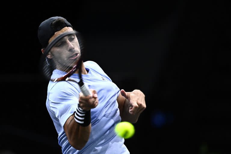 Francisco Cerúndolo se enfrenta con Hubert Hurkacz por los octavos de final del Masters 1000 de París