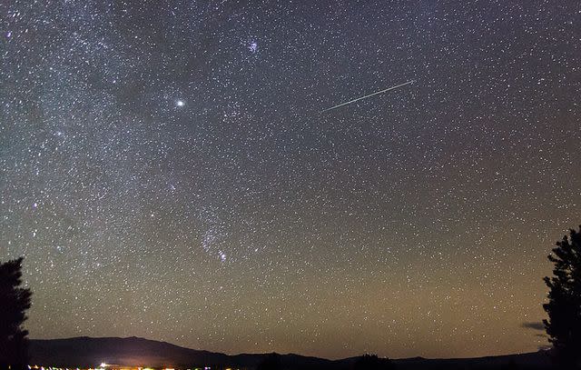 (Photo: Jeffrey Sullivan [CC BY-NC-ND 2.0]/Flickr) The Orionids meteor shower provide the month's biggest show.