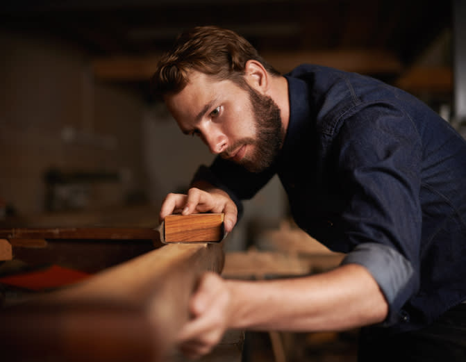 Tu agilidad con los dedos podría llevarte a estos empleos. Foto: PeopleImages/Getty Images