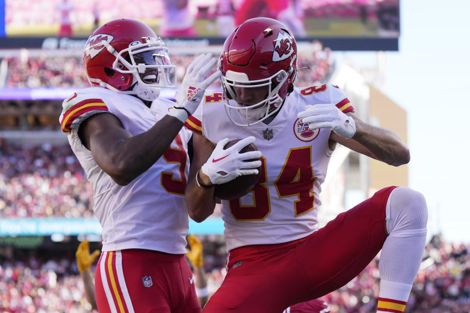 SANTA CLARA, CALIFORNIA – OCTOBER 23: Justin Watson #84 celebrates with JuJu Smith-Schuster #9 of the Kansas City Chiefs after catching a touchdown pass in the third quarter against the San Francisco 49ers at Levi’s Stadium on October 23, 2022 in Santa Clara, California. (Photo by Thearon W. Henderson/Getty Images)