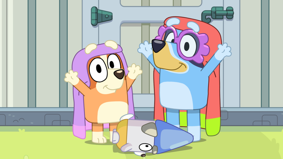 Este é um screencap de ‘Ghostbasket’, mas de jeito nenhum eu perderia a oportunidade de postar uma foto de Bluey e Bingo como seus personagens avós. 