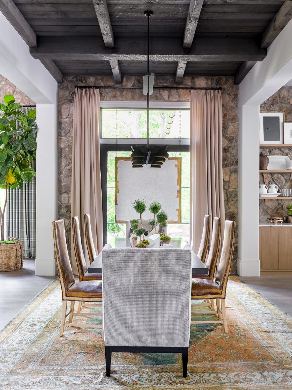 A dining area designed by Yvonne McFadden.