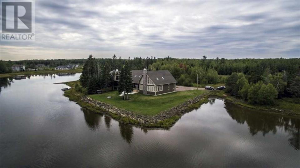 <p><span>57 Clear View Rd., Grand Barachois, N.B.</span><br> Location: Grand Barachois, New Brunswick<br> List Price: $1,000,000<br> (Photo: Zoocasa) </p>