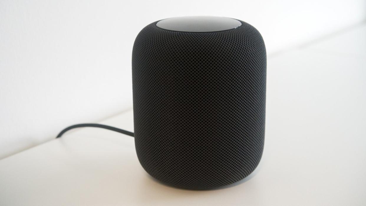 Der HomePod kann derzeit nur im Apple-Universum bestehen. Er ist das, was US-Amerikaner einen «walled garden» nennen, also einen abgeschirmten Garten hinter einer Mauer. Foto: Andrea Warnecke