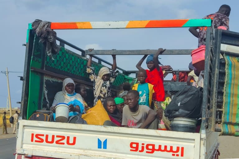 Im Sudan gibt es nach Angaben der Vereinten Nationen über zehn Millionen Binnenflüchtlinge. Seit dem Ausbruch des Konfliktes zwischen der Armee und der RSF-Miliz wurden 7,26 Millionen Menschen aus ihren Häusern vertrieben, wie die IOM mitteilte. (-)