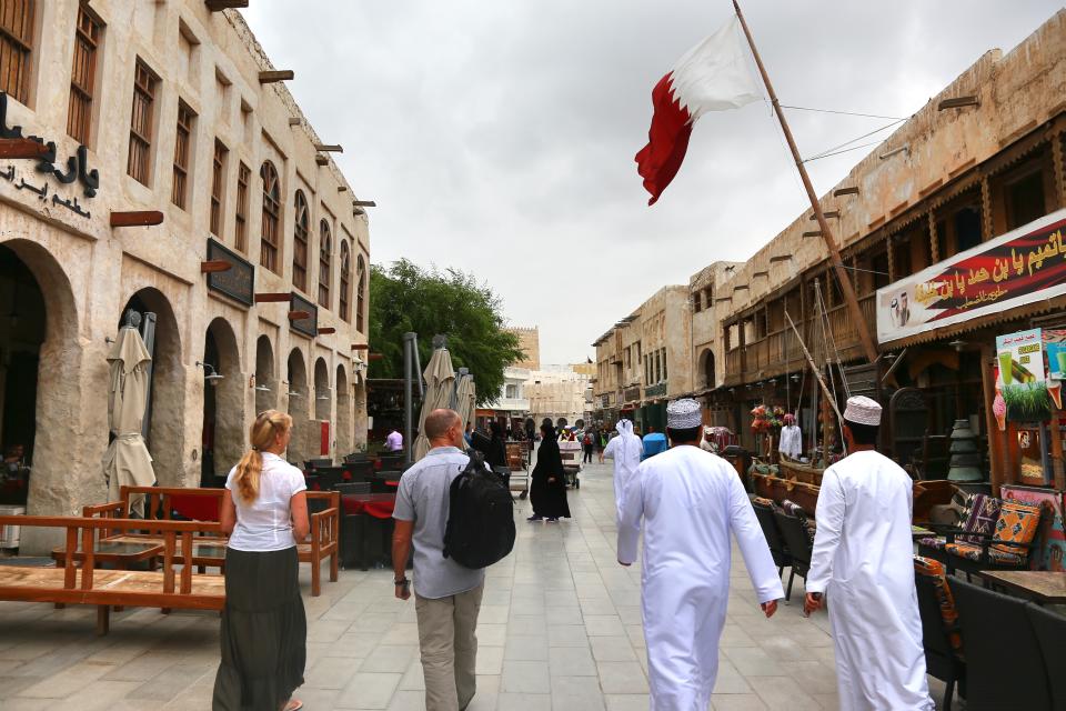 Hasta el 31 de mayo de este 2020, España solo emitió 1 <em>golden visa</em> a un ciudadano de Qatar por los 3 que concedió en el mismo período de 2019. Este tipo de permisos de residencia también se están viendo afectados por la crisis económica provocada por la pandemia del coronavirus. (Foto: Getty Images).