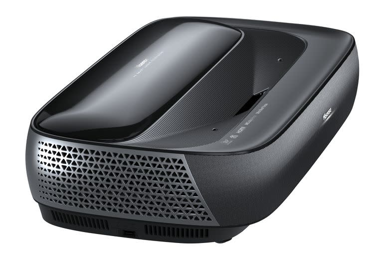 Un Hisense Láser TV L9; el proyector láser tiene parlantes incorporados y funciones convencionales de TV