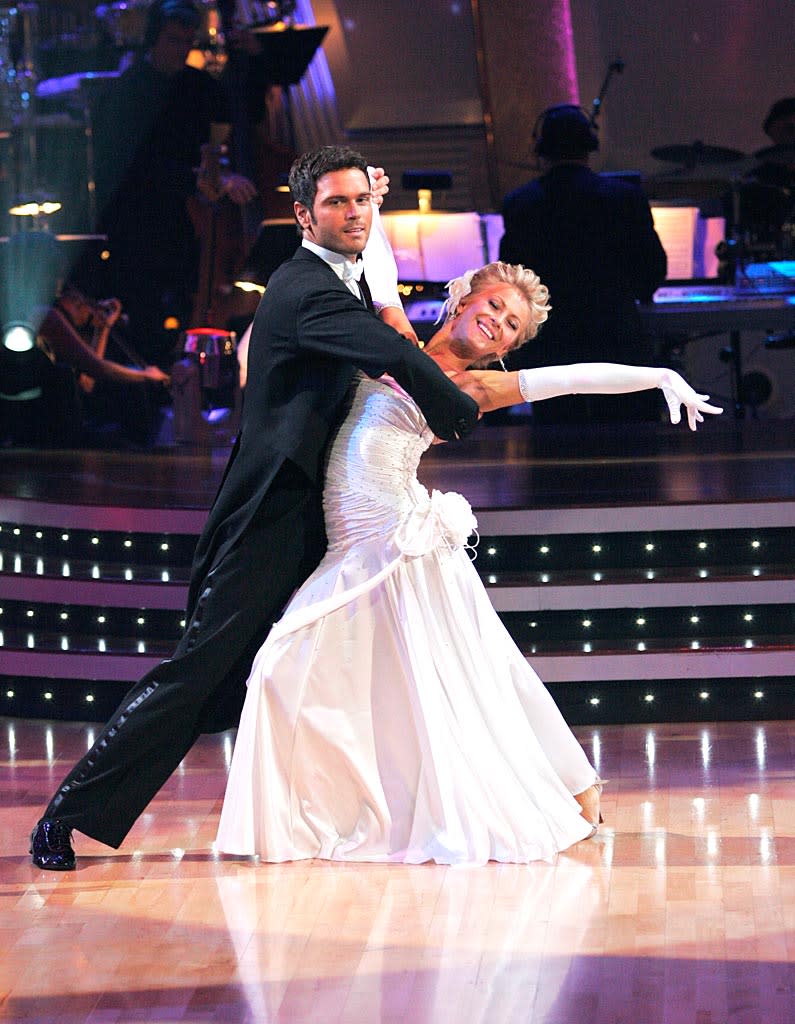 Chuck Wicks and Julianne Hough perform the Waltz to "Are You Lonesome Tonight?" by Elvis Presley on "Dancing with the Stars."