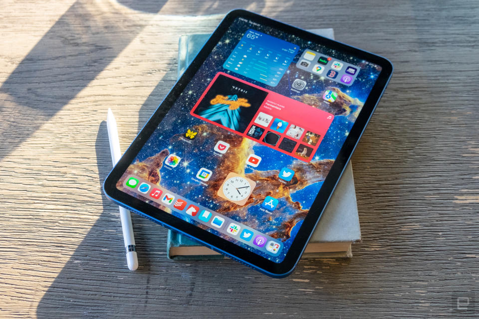 <p>Apple 10th-generation iPad (2022)</p>
