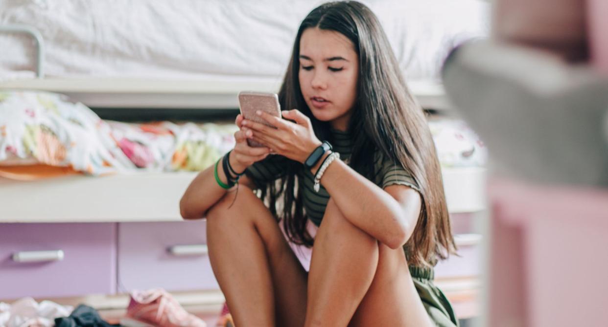 Teenager WhatsApp mental health. (Getty Images)