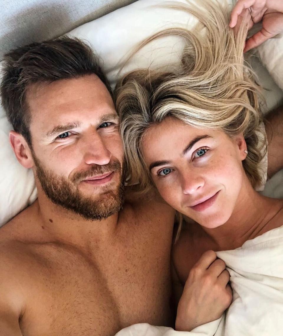 Curious if Julianne Hough  Really Likes It When Brooks Laich Sucks on Her Toes?