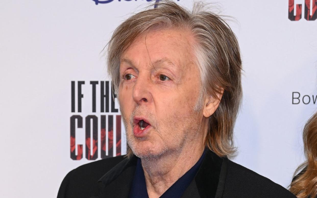 Sir Paul McCartney (80) hat mithilfe Künstlicher Intelligenz einen allerletzten Beatles-Song produziert. Darauf ist sein bereits verstorbener Bandkollege John Lennon zu hören. (Bild: 2022 Getty Images/Joe Maher)