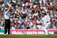 Britain Cricket - England v Pakistan - Fourth Test - Kia Oval - 14/8/16 Pakistan's Iftikhar Ahmed celebrates the wicket of England's James Anderson Action Images via Reuters / Paul Childs